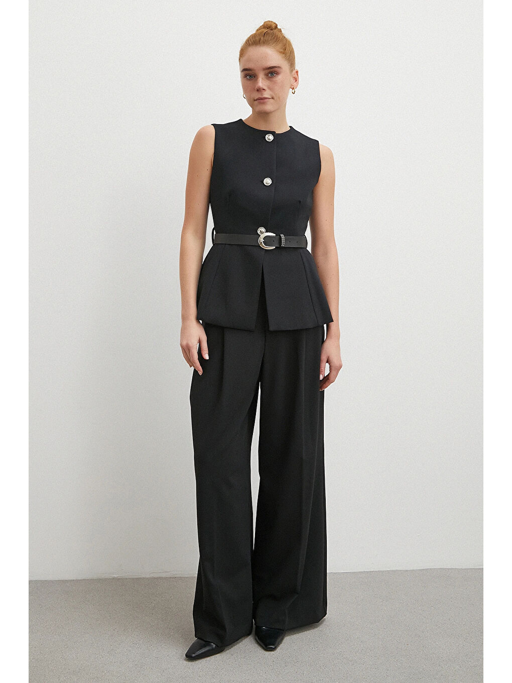 Kemerli Bisiklet Yaka Üç Düğmeli Yelek Siyah-1