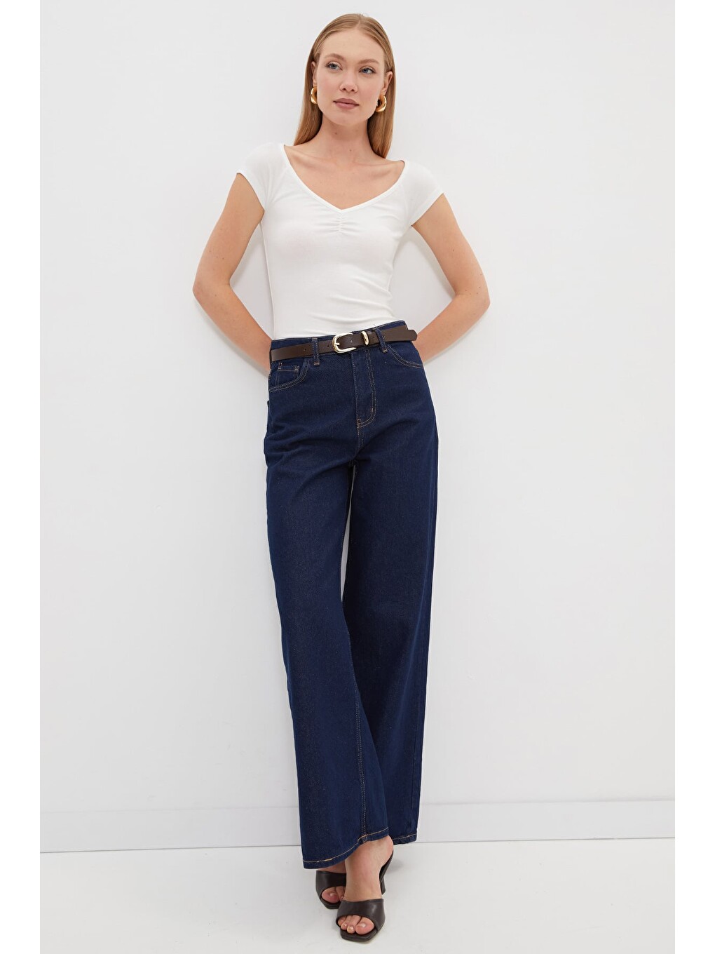 Ekru Drapeli V Yaka Slim Fit Tişört-2