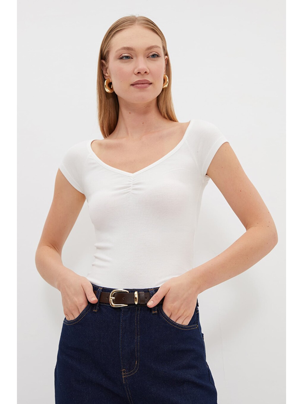 Ekru Drapeli V Yaka Slim Fit Tişört-3