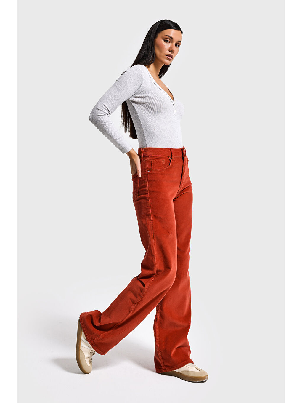 Kırmızı Kadın Kiremit Renk 26w5-104 İnce Fitilli Kadife Kumaş Straight Fit Pantolon