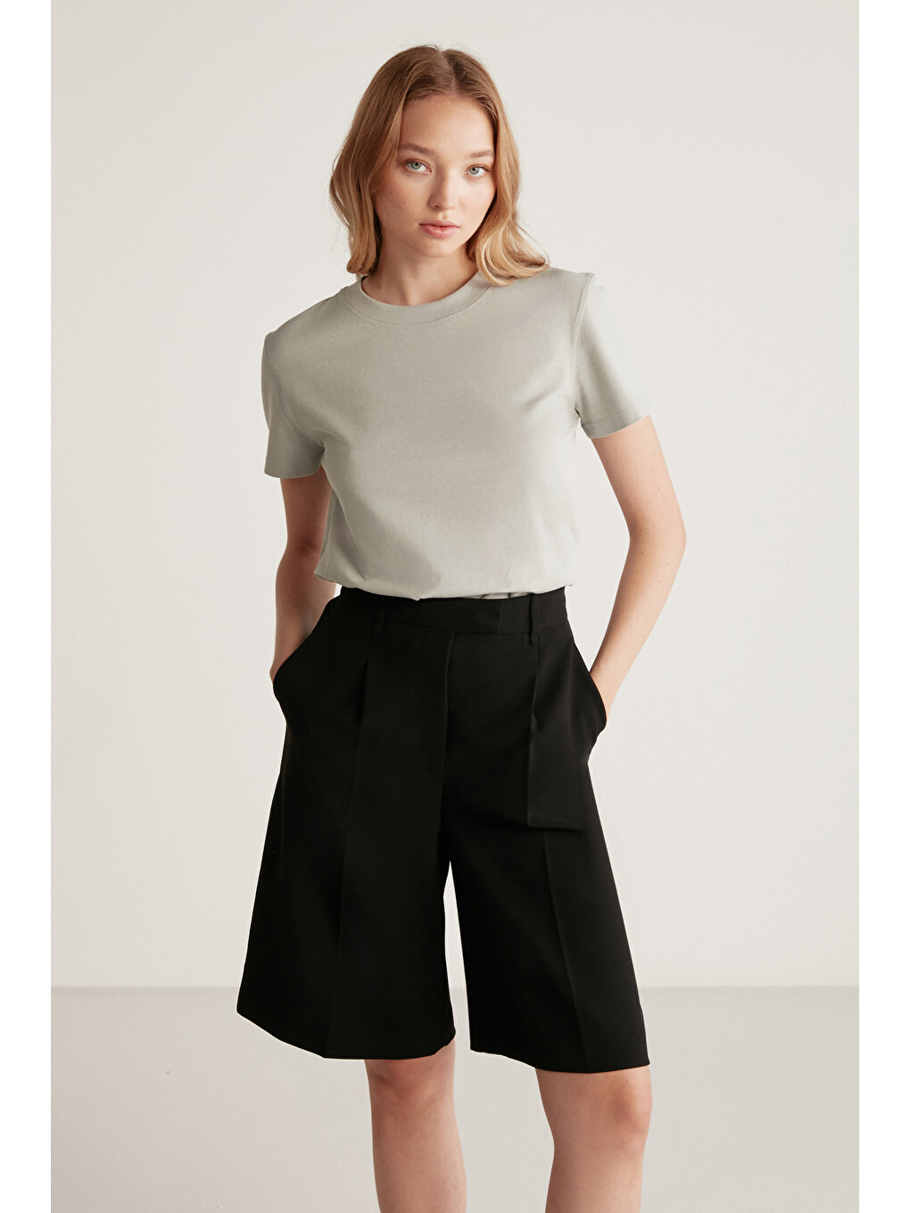 Gri Samantha Kadın %100 Organik Pamuklu Comfort Fit Arkası Uzun Basic Örme AÇIK GRİ T-Shirt-1