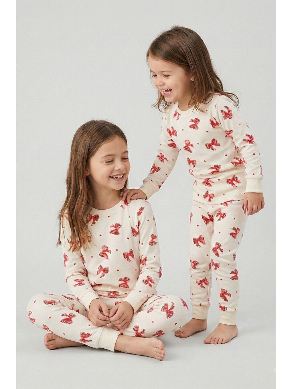 Ekru Renk Kırmızı Fiyonk Baskılı Kız Çocuk Pijama Takımı-2