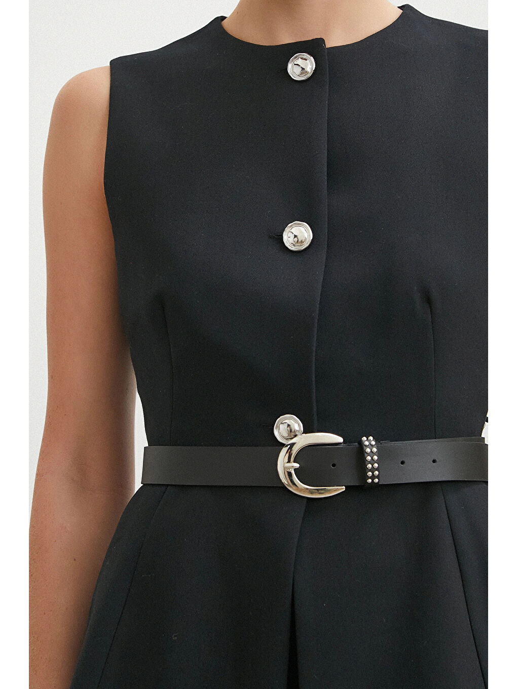 Kemerli Bisiklet Yaka Üç Düğmeli Yelek Siyah-4