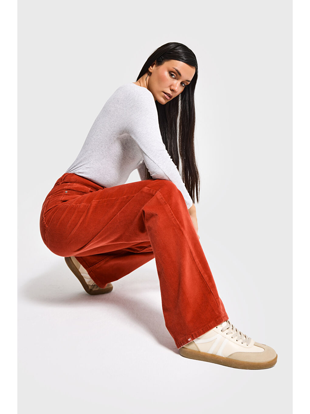 Kırmızı Kadın Kiremit Renk 26w5-104 İnce Fitilli Kadife Kumaş Straight Fit Pantolon-3