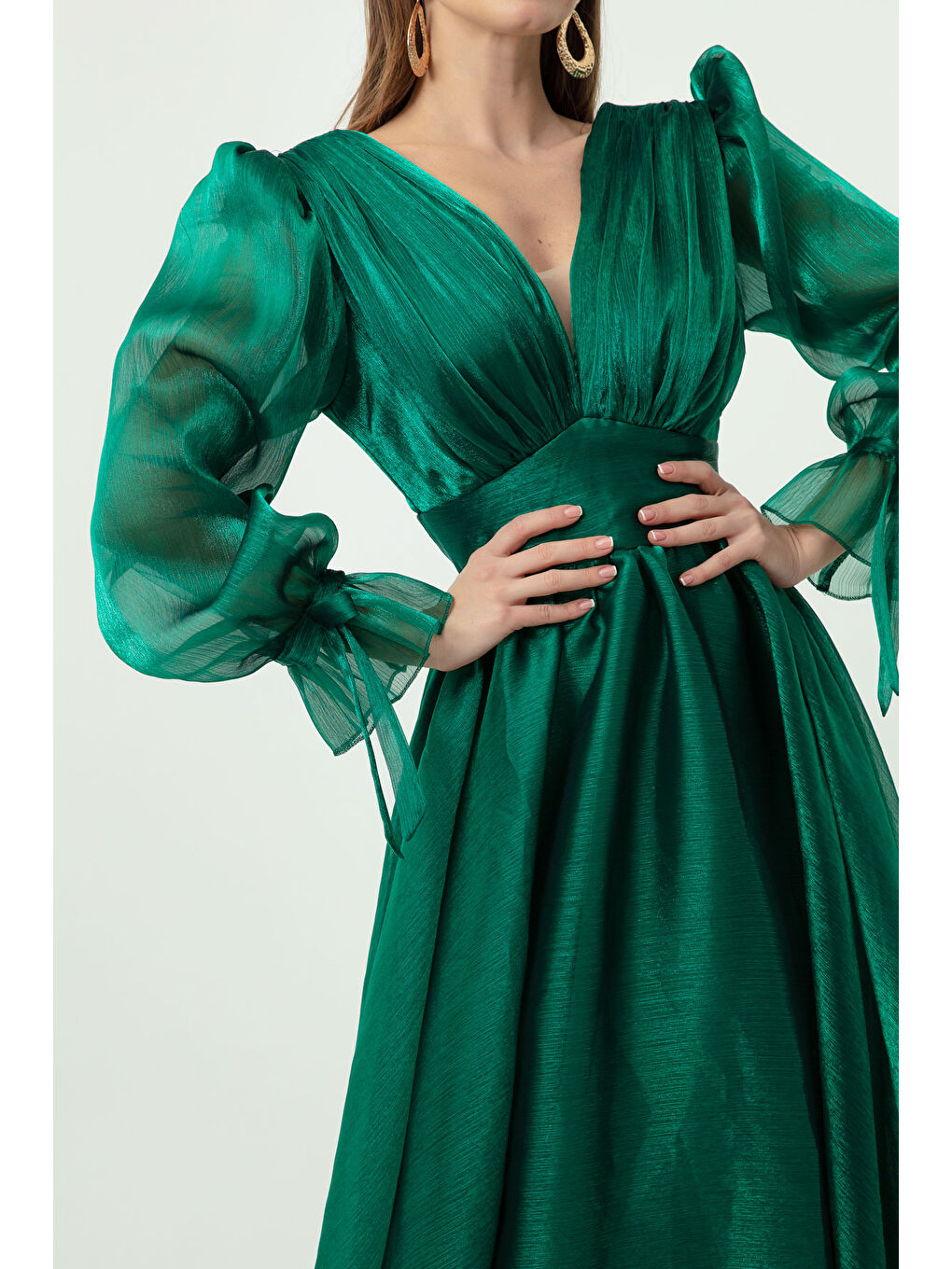 Kadın Zümrüt Yeşili Balon Kol V Yaka Uzun Abiye Elbise-1