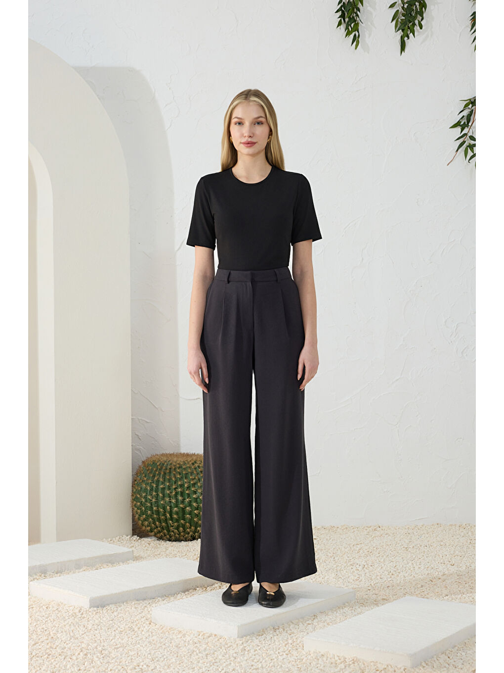 Siyah Pileli Pantolon-1