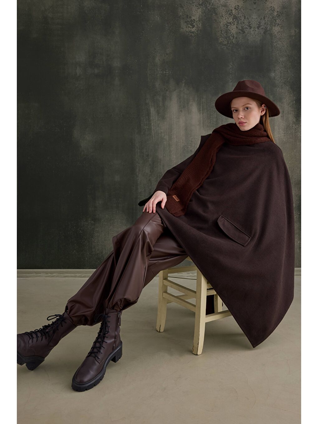 Kahverengi Asimetrik Salaş Kaban Acı Kahve