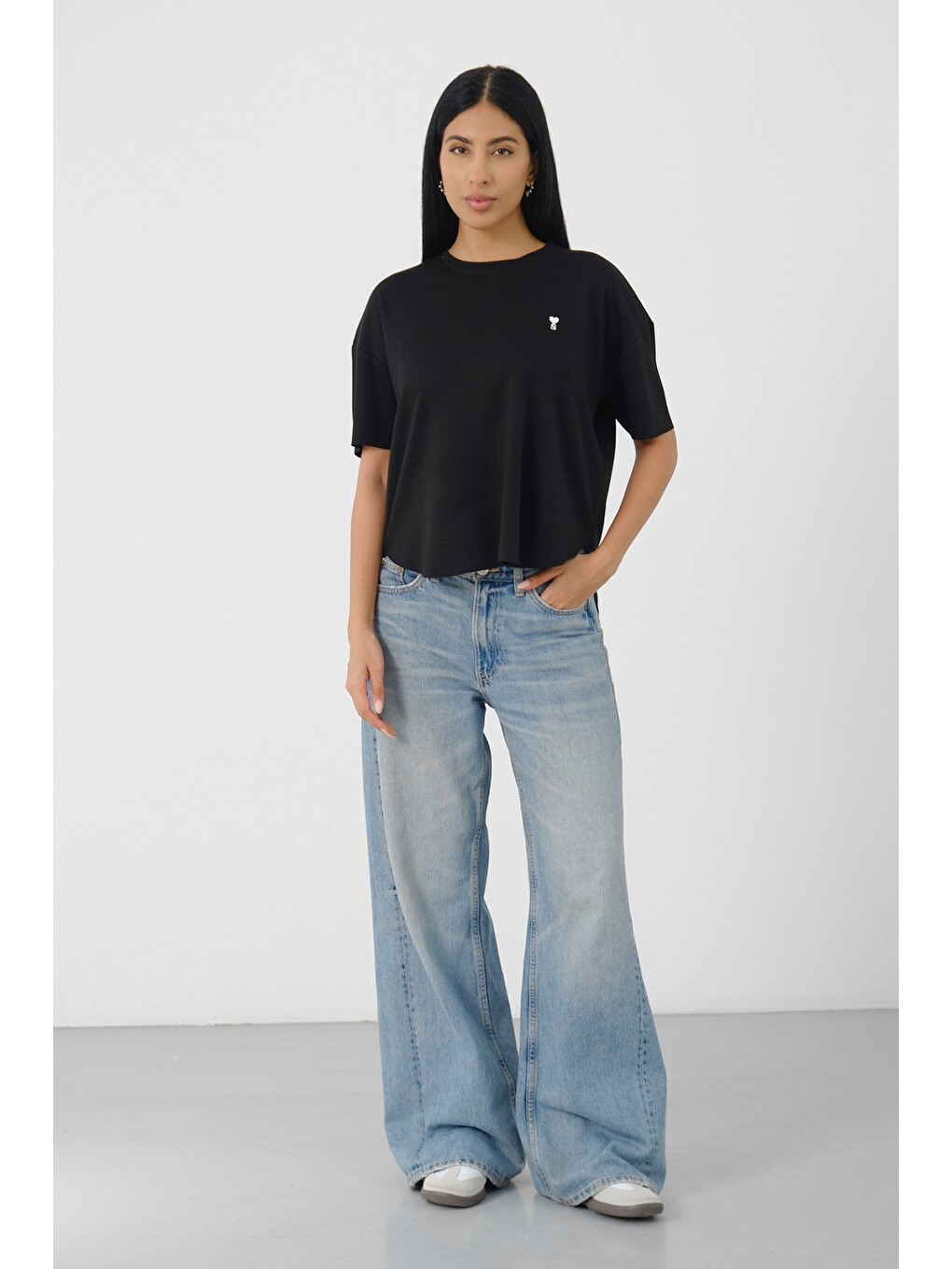 Siyah Kadın Oversize Boxy T-Shirt Bisiklet Yaka Rahat Kalıp Tişört-3
