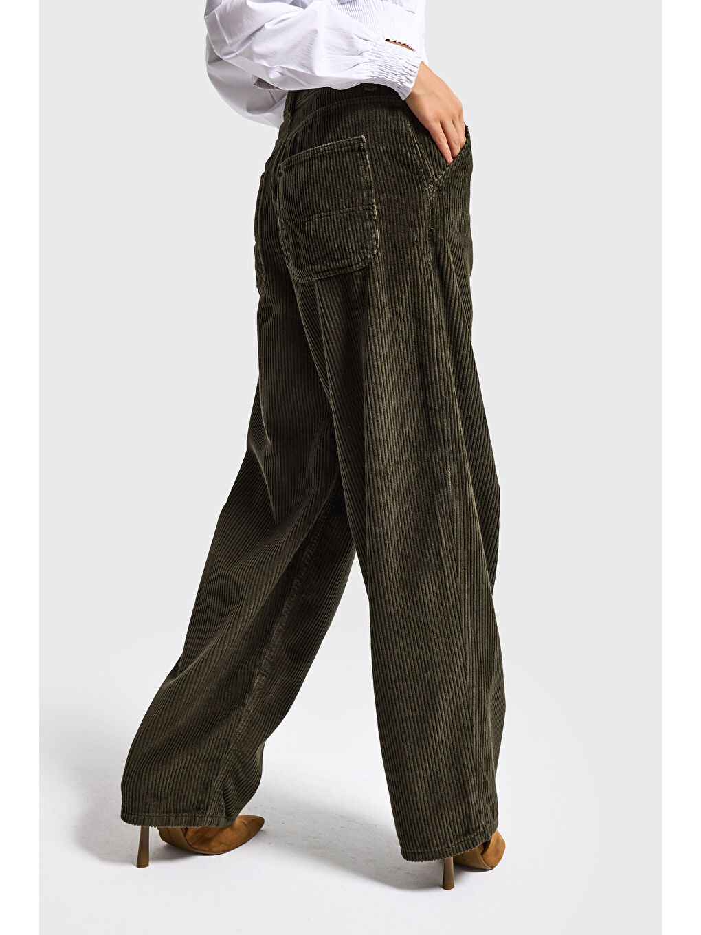 Kadın Haki Juniper 26w5-15 Skater Fit Fitilli Velvet Kadife Kumaş Pantolon-2