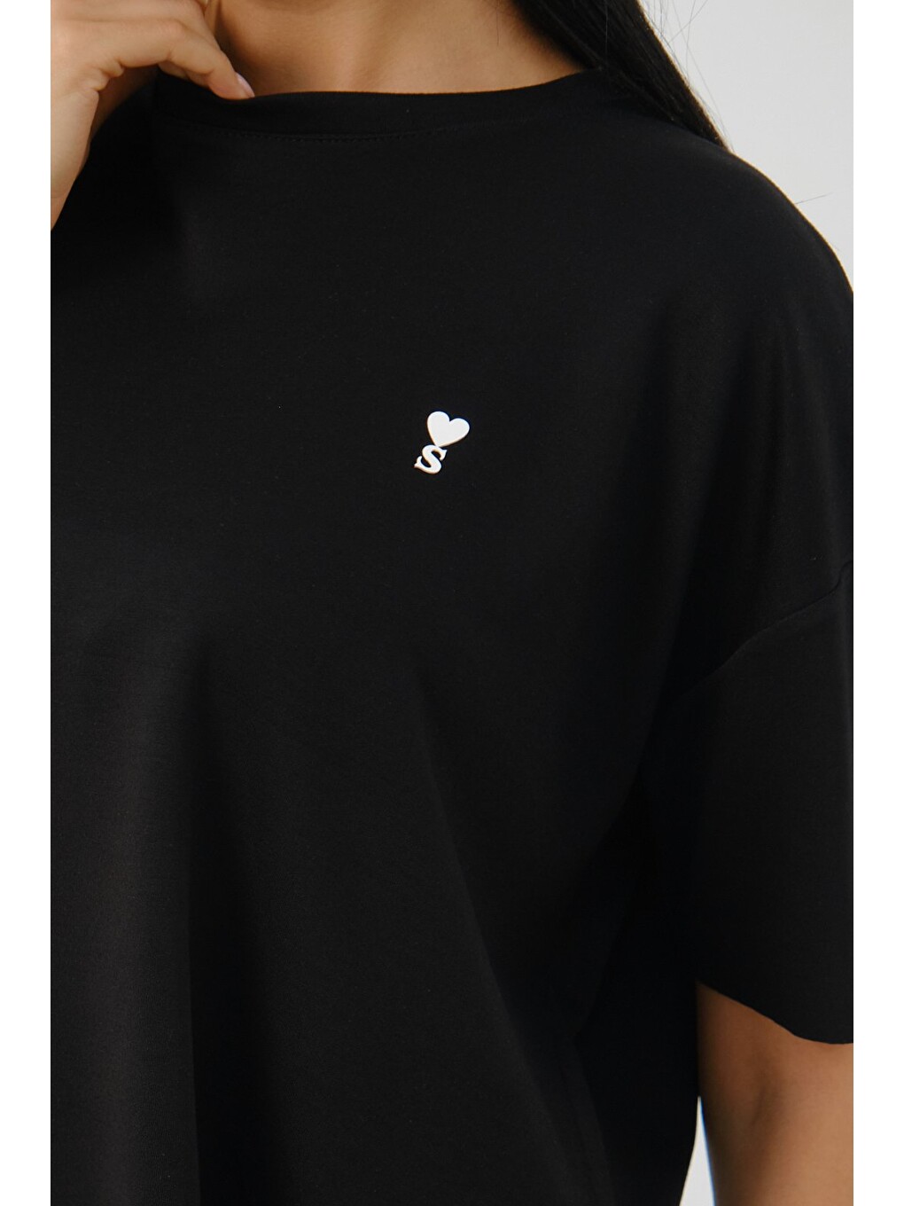 Siyah Kadın Oversize Boxy T-Shirt Bisiklet Yaka Rahat Kalıp Tişört-4