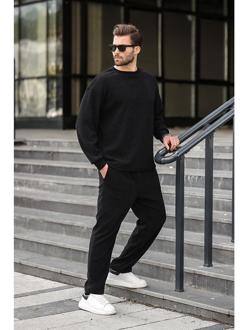 Siyah Bisiklet Yaka Erkek Kadife Takım E7337-2