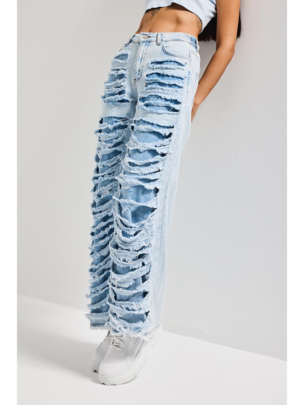 Mavi Kadın Ice Jean Straight Fit Yırtık Detaylı Özel Tasarım Denim Jean-4