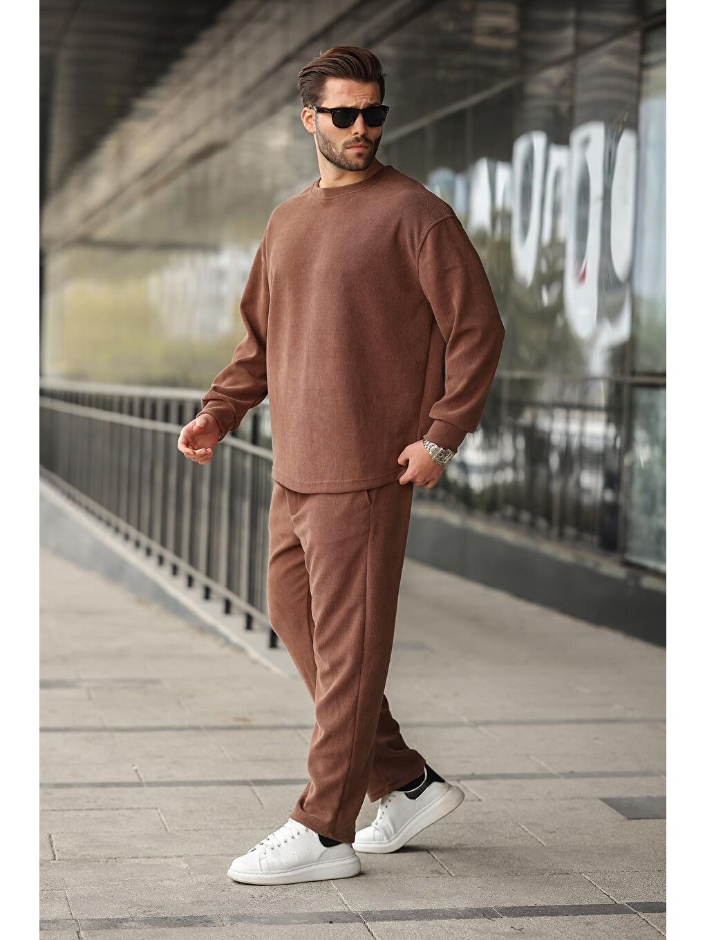 Kahverengi Bisiklet Yaka Erkek Kadife Takım E7337