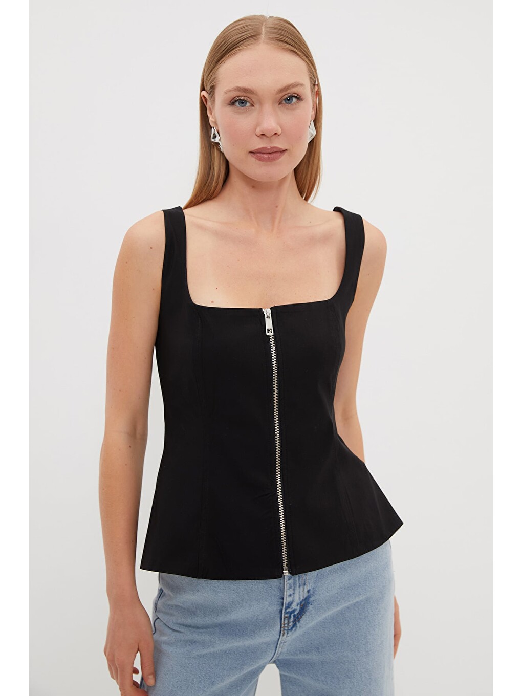 Siyah Fermuarlı Kalın Askılı Peplum Bluz-1
