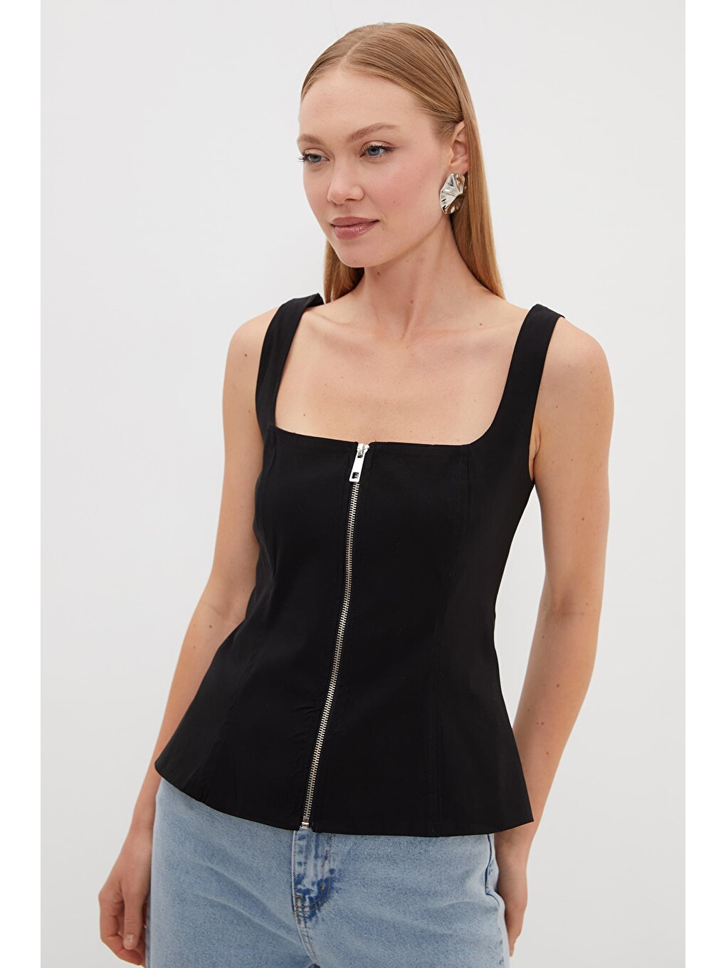 Siyah Fermuarlı Kalın Askılı Peplum Bluz-2