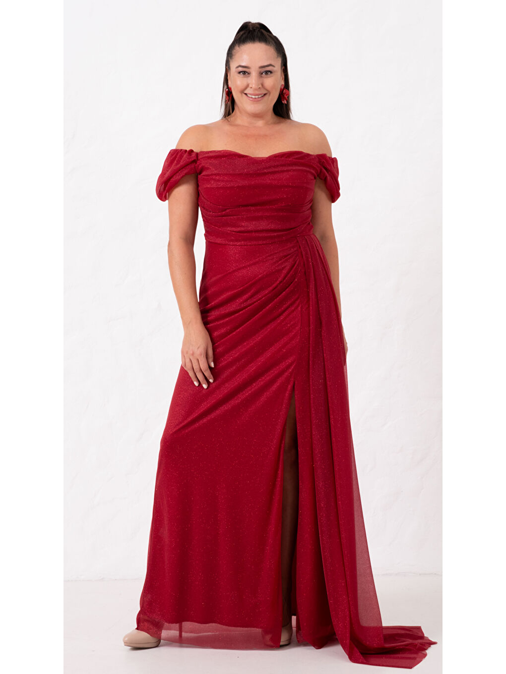 Kadın Bordo Kayık Yaka Drapeli Yırtmaçlı Uzun Simli Abiye Elbise-1