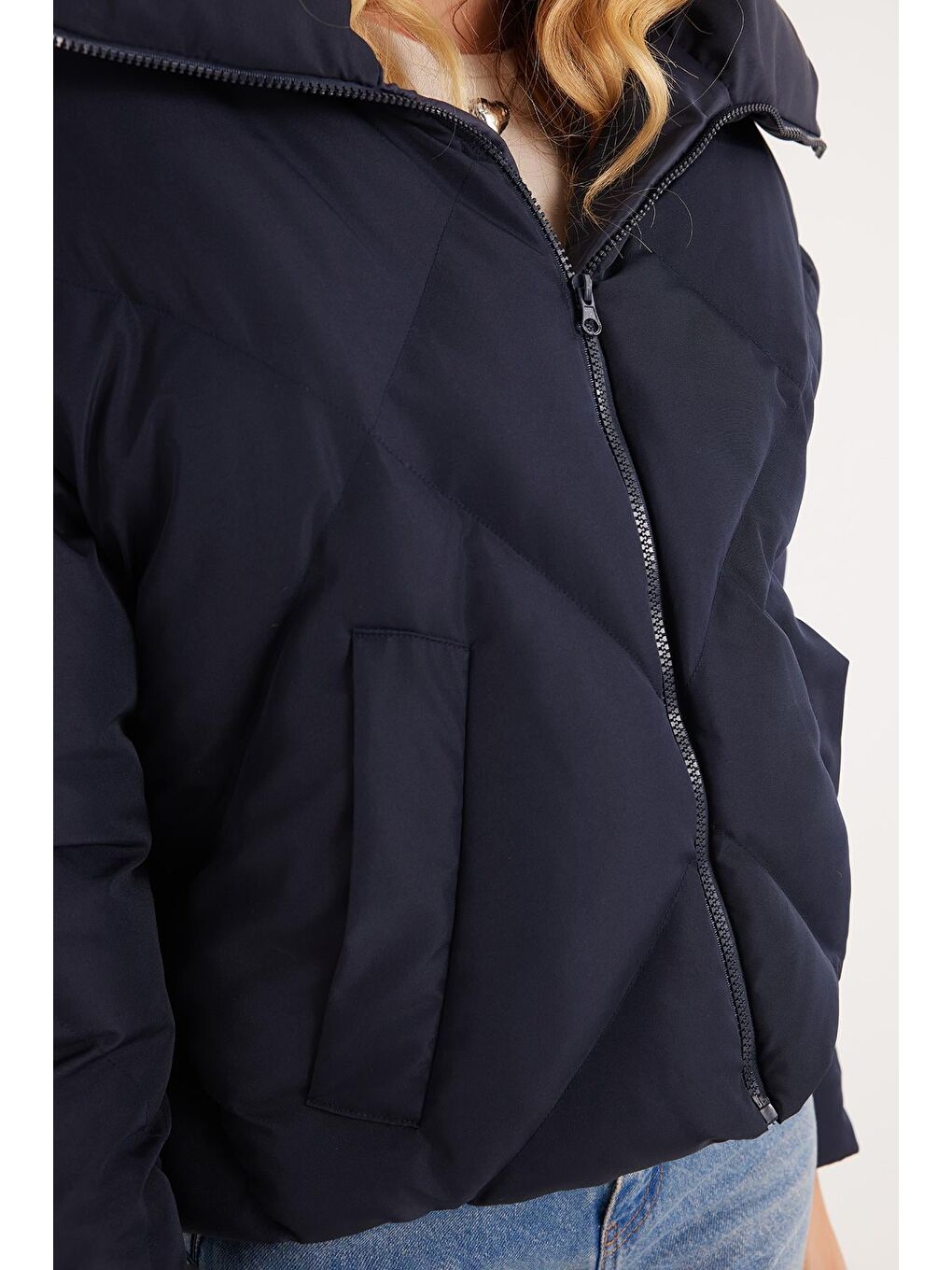 Kadın Oversize Geniş Kesim Şişme Dik Yaka Lacivert Mont-2