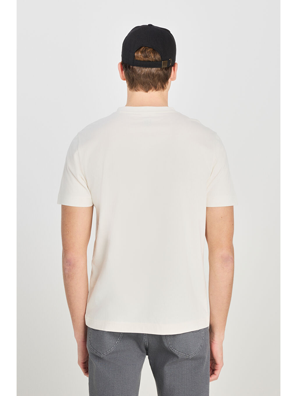 Beyaz %100 Pamuk Regular Fit Normal Kesim Bisiklet Yaka Baskılı Ekru Tişört-4