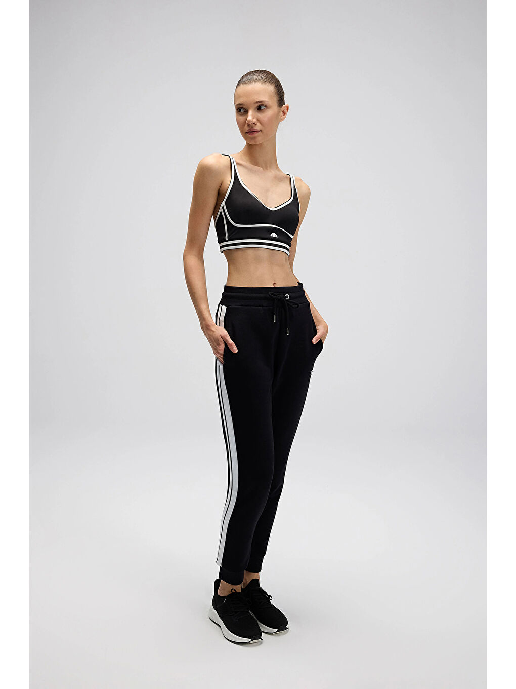 Siyah Çizgili Pamuklu Regular Fit Normal Bel Ribanalı Paça Eşofman Altı EF539-BK-1