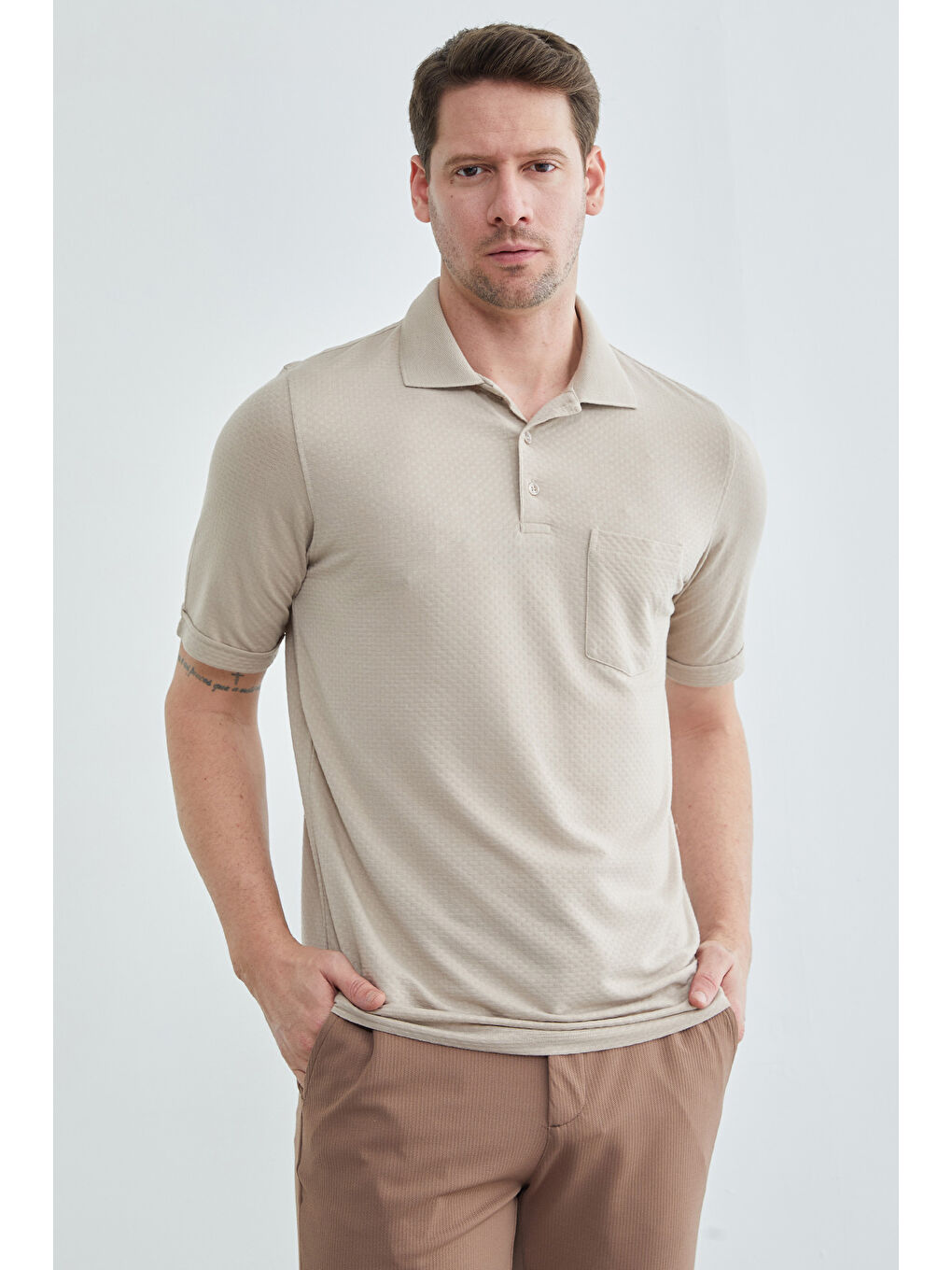 Bej Desenli Tek Cepli Polo Yaka Tişört-4