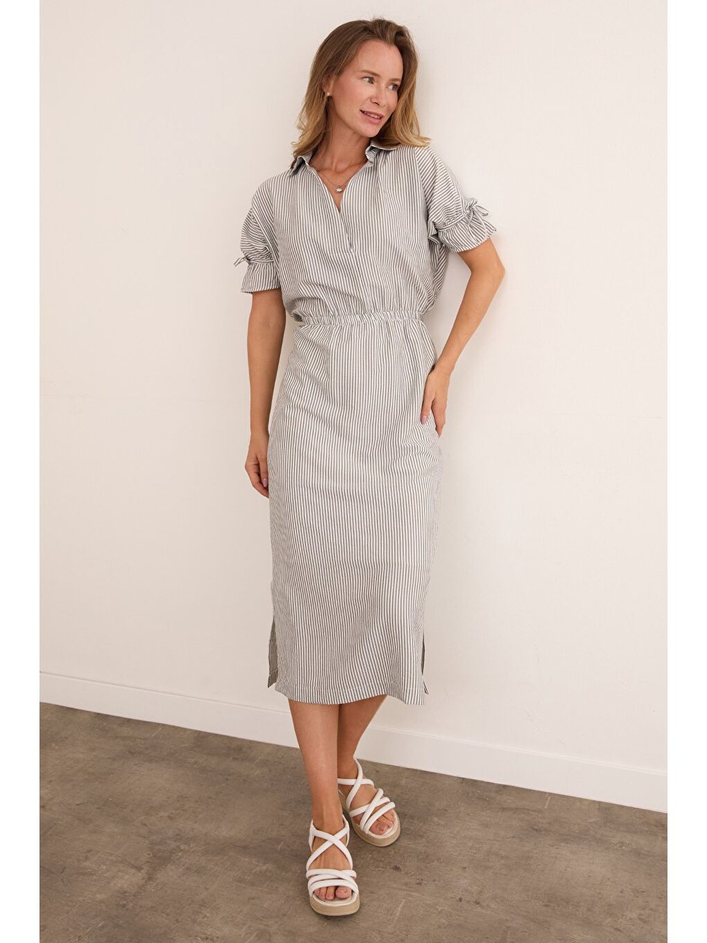 Siyah Çizgili Gömlek Yaka Beli Ve Kolu Lastikli Elbise