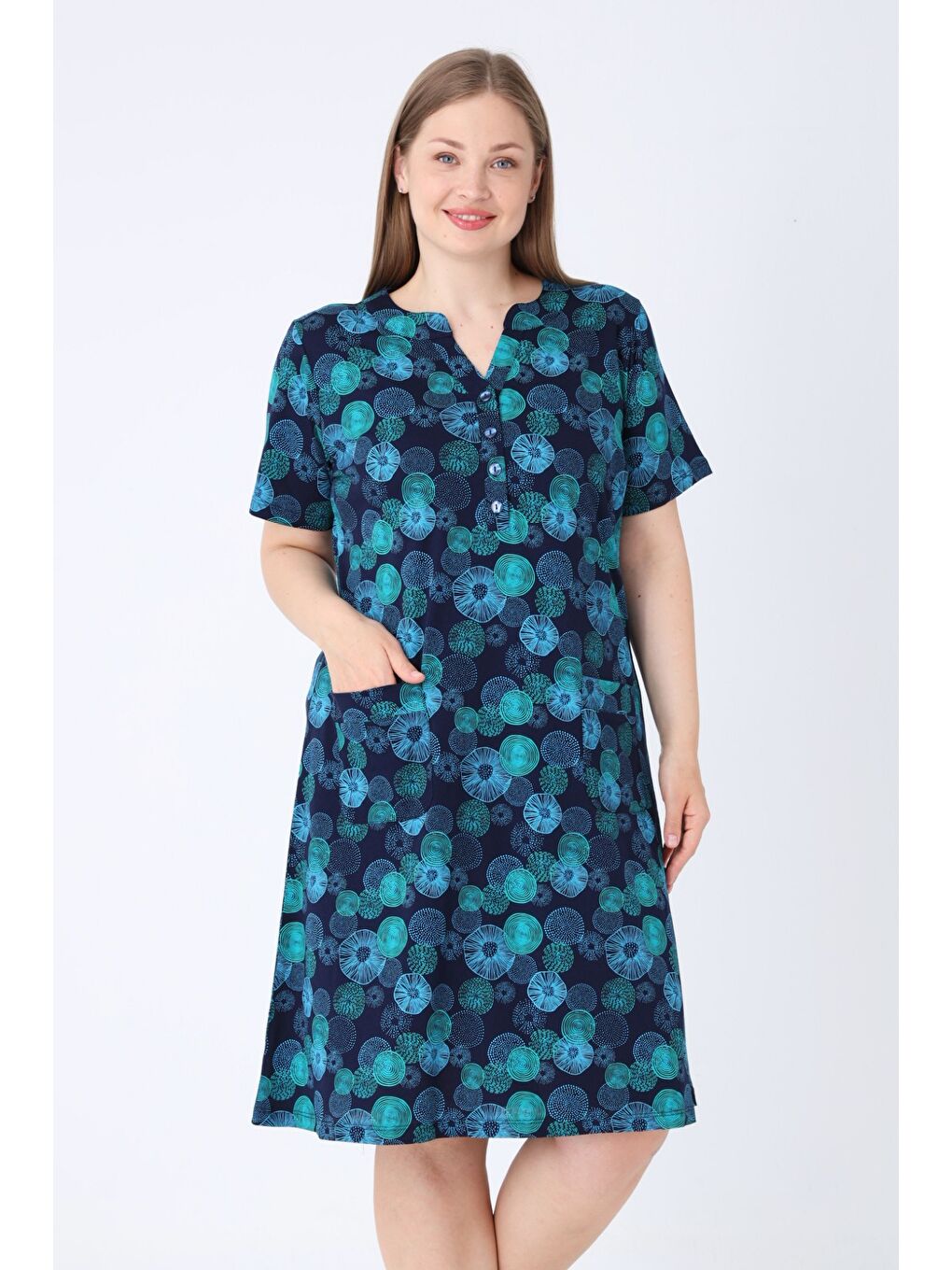 Lacivert Desenli V Yaka Düğme Detaylı Cepli Kısa Kollu Kadın Büyük Beden Pamuklu Elbise