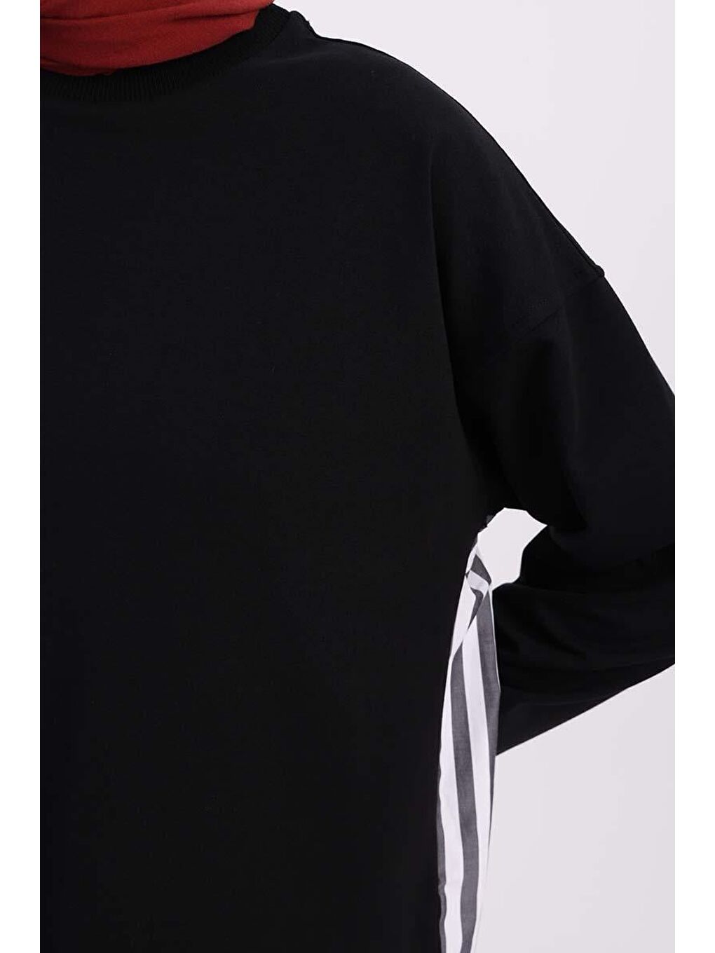 Siyah-Arkası Garnili Pantolonlu Takım-4