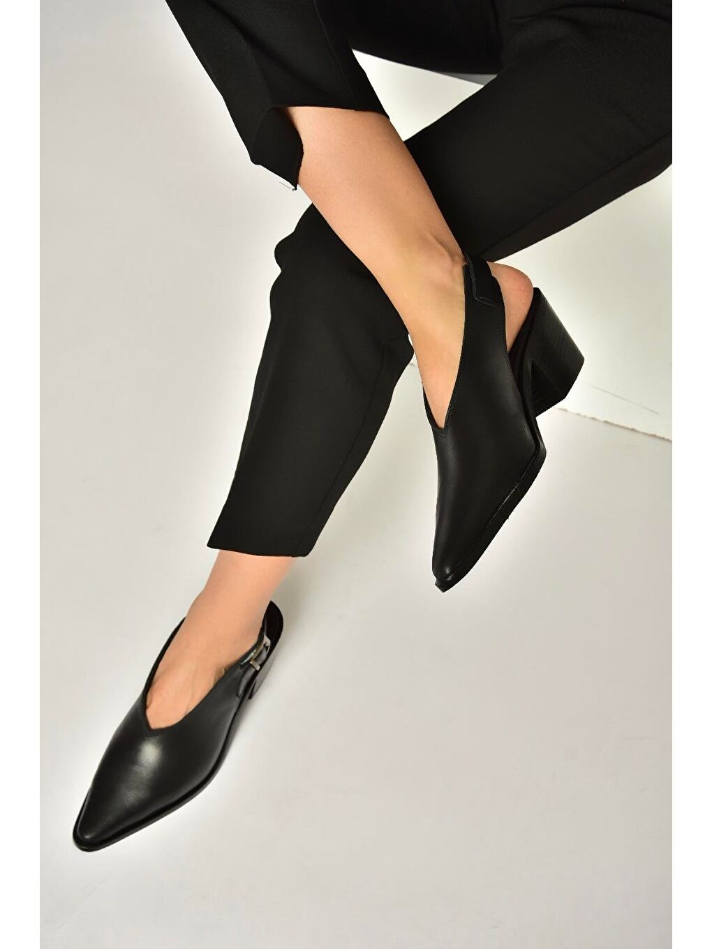 Siyah Kadın Topuklu Ayakkabı Y654300203-1