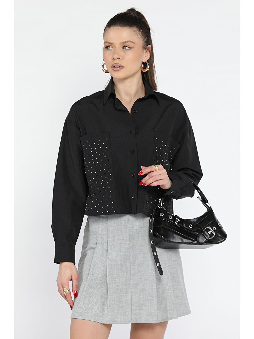 Siyah Cep Taş Detaylı Kadın Crop Top Gömlek