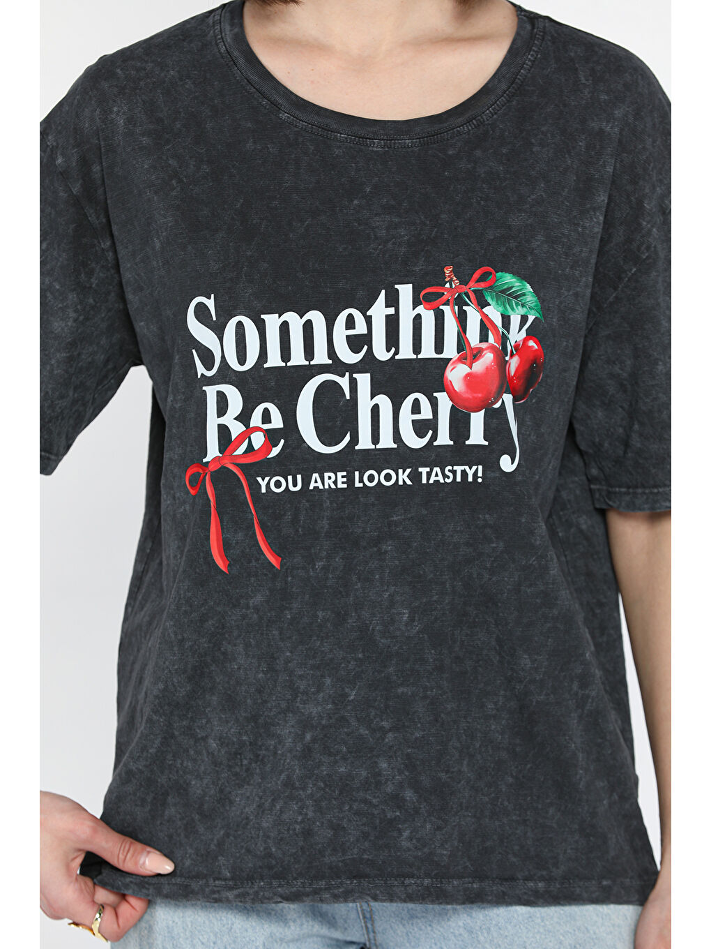 Gri Kadın Bisiklet Yaka Baskılı Tişört-3