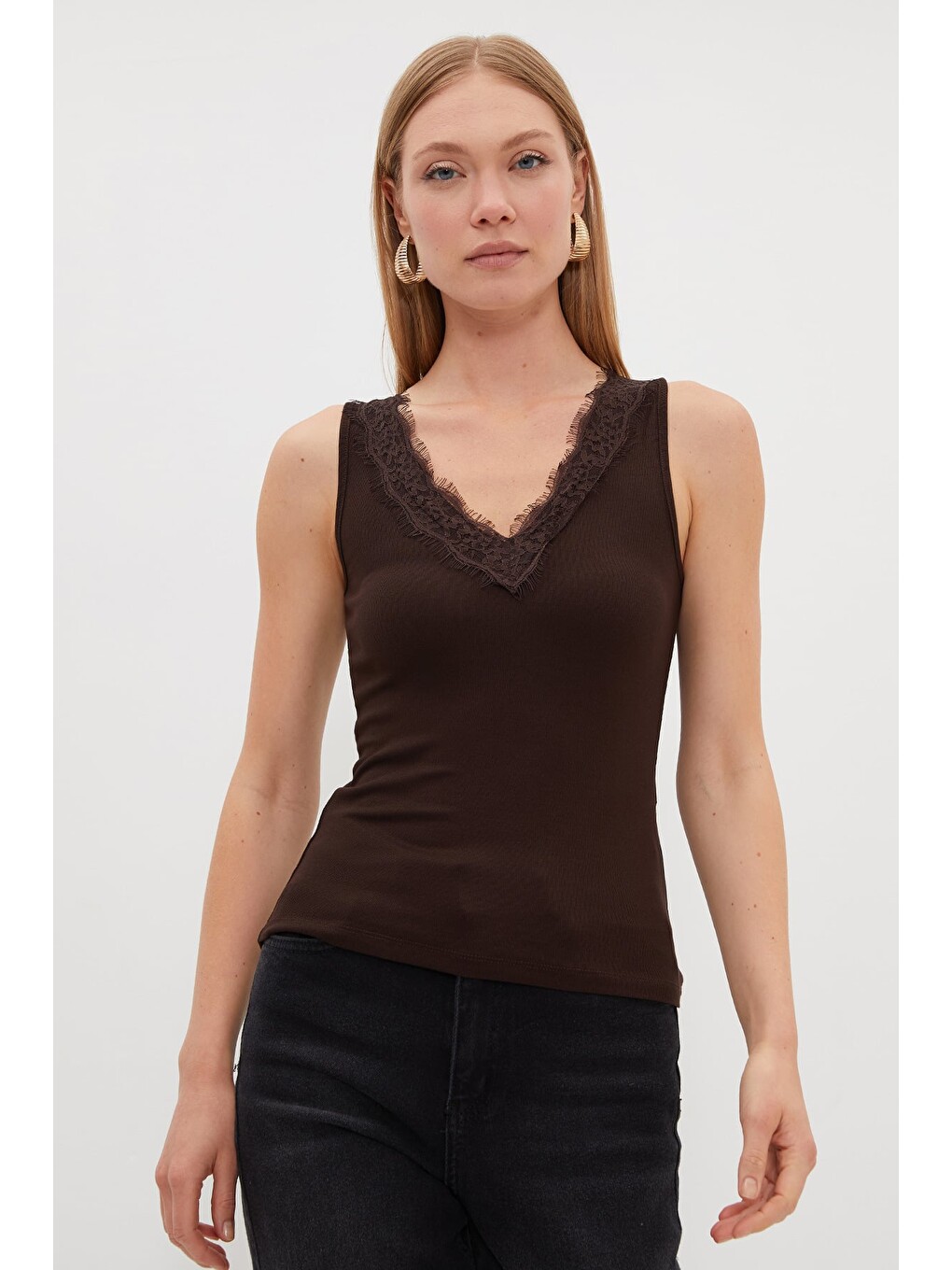 Kahverengi Dantelli V Yaka Slim Fit Bluz-2