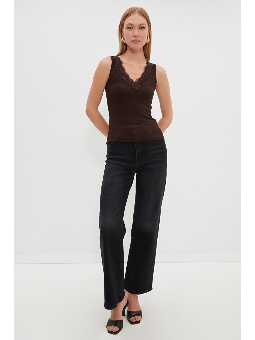 Kahverengi Dantelli V Yaka Slim Fit Bluz-3