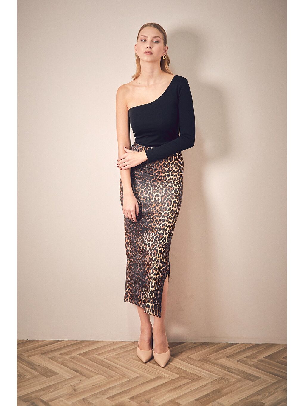 Kahverengi Leopar Desenli Yırtmaçlı Etek-1