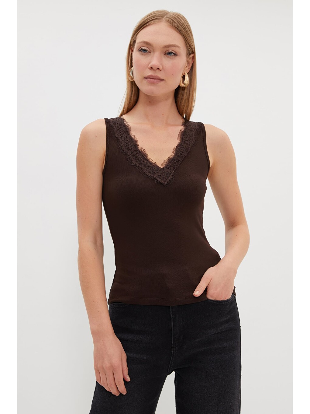 Kahverengi Dantelli V Yaka Slim Fit Bluz-4
