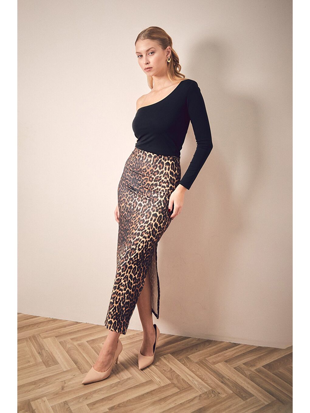 Kahverengi Leopar Desenli Yırtmaçlı Etek-2
