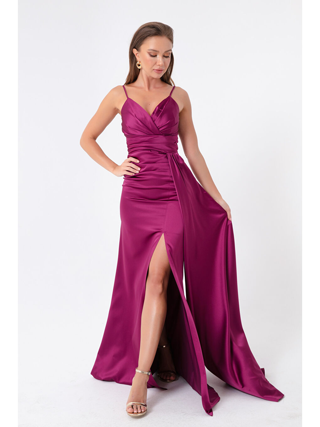 Kadın Mürdüm Askılı Uzun Saten Abiye Elbise & Mezuniyet Elbisesi-1