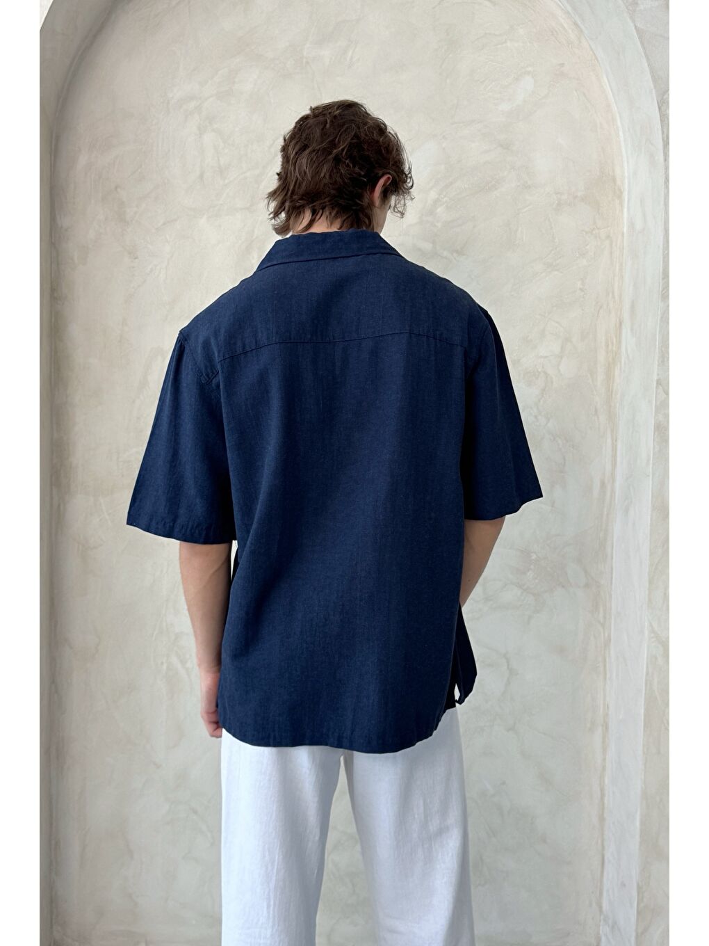 Lacivert Erkek Oversize Apaş Yaka Kısa Kollu Keten Gömlek-8