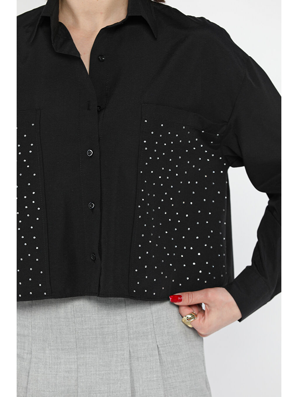 Siyah Cep Taş Detaylı Kadın Crop Top Gömlek-3