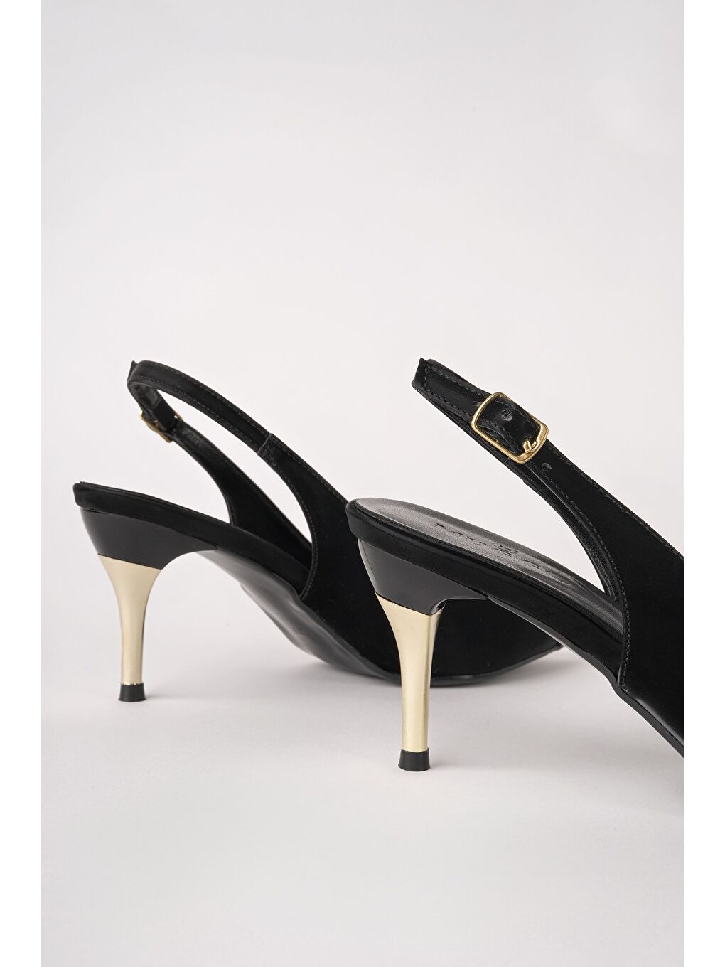 Siyah STARLYN Sivri Burun Taş Detaylı Arkası Açık Kadın Topuklu Ayakkabı-2