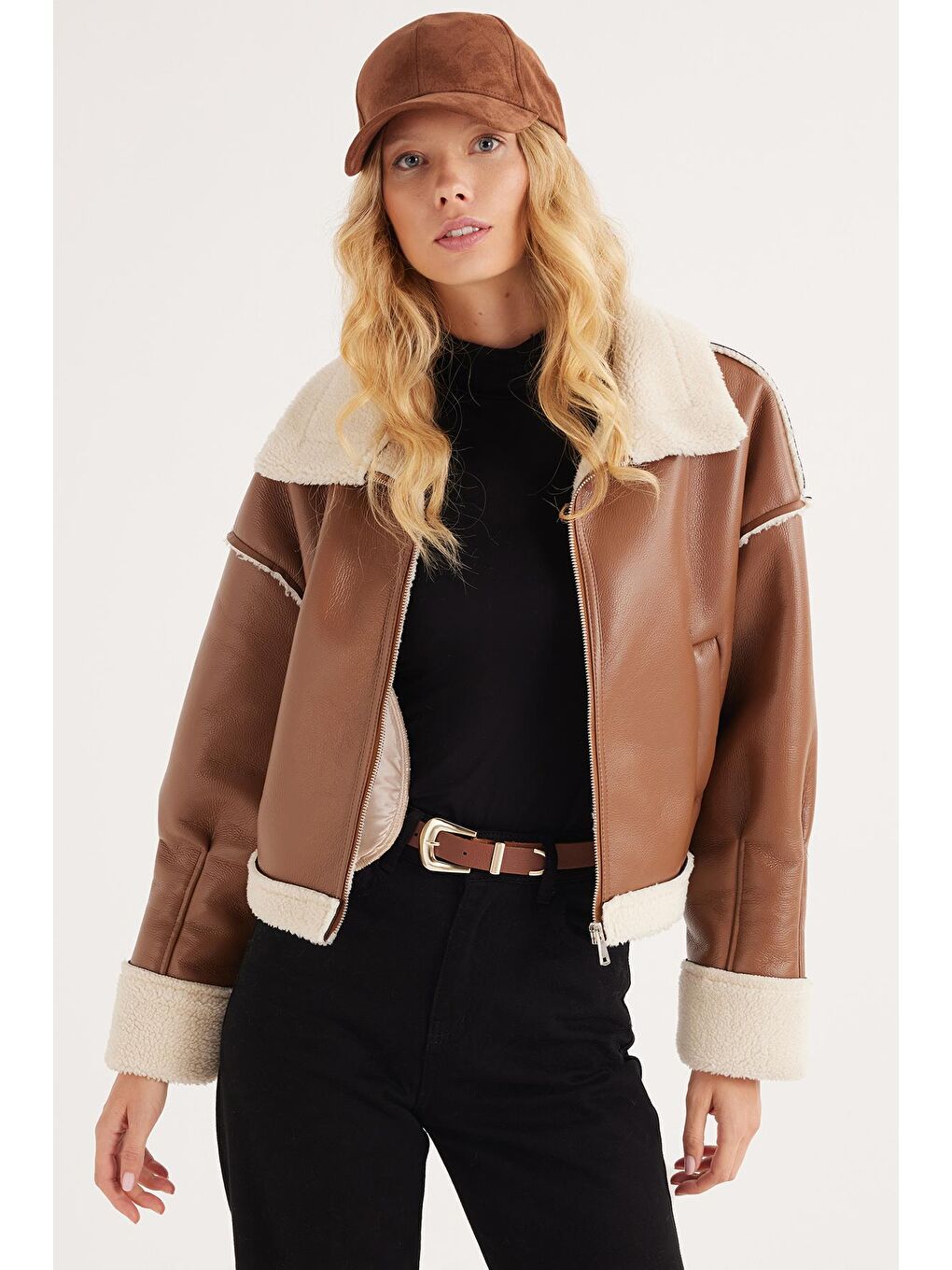 Kahverengi Kadın Regular Fit Klasik Kesim İçi Kürklü Kol Detaylı Taba Deri Mont