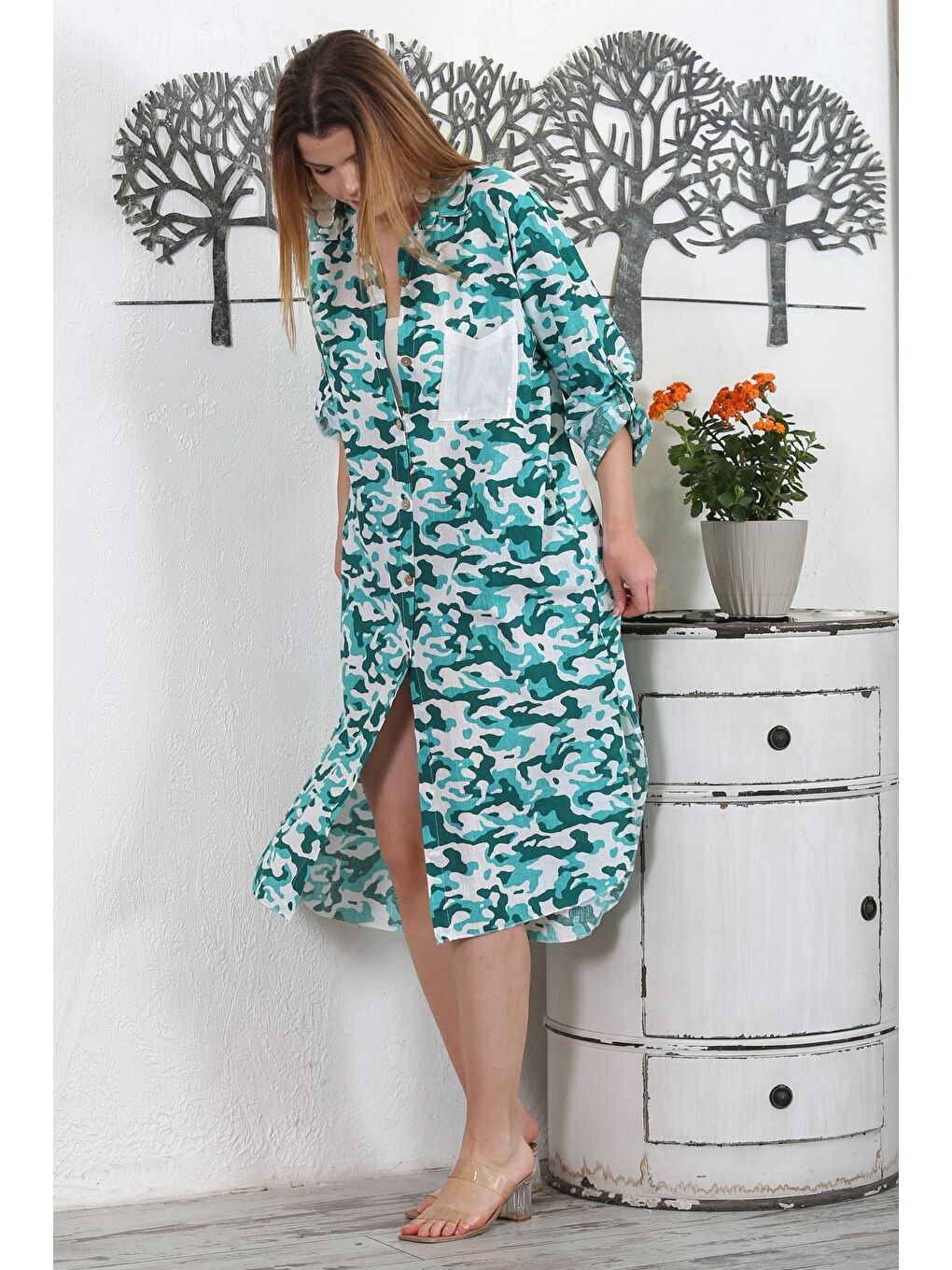 Yeşil Gömlek Yaka Uzun Kol Kamuflaj Düğmeli Pullu Cepli Dokuma Casual Elbise-3