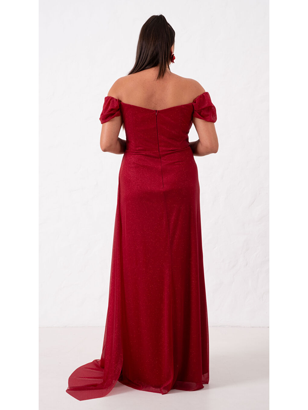 Kadın Bordo Kayık Yaka Drapeli Yırtmaçlı Uzun Simli Abiye Elbise-4