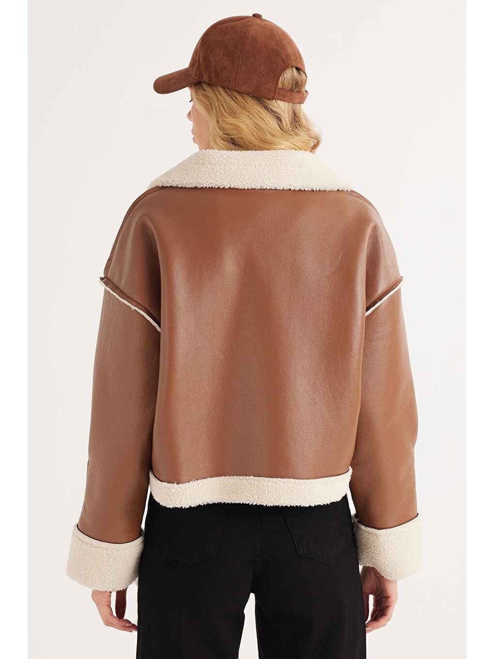 Kahverengi Kadın Regular Fit Klasik Kesim İçi Kürklü Kol Detaylı Taba Deri Mont-6