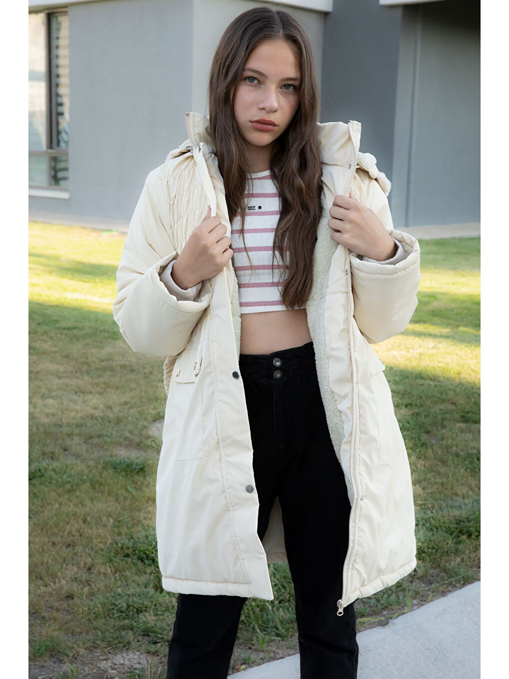 Ekru Krem Kemerli Nubuk Kumaş Kız Çocuk İçi Kürklü Kapüşonlu Şişme Mont 21315-1