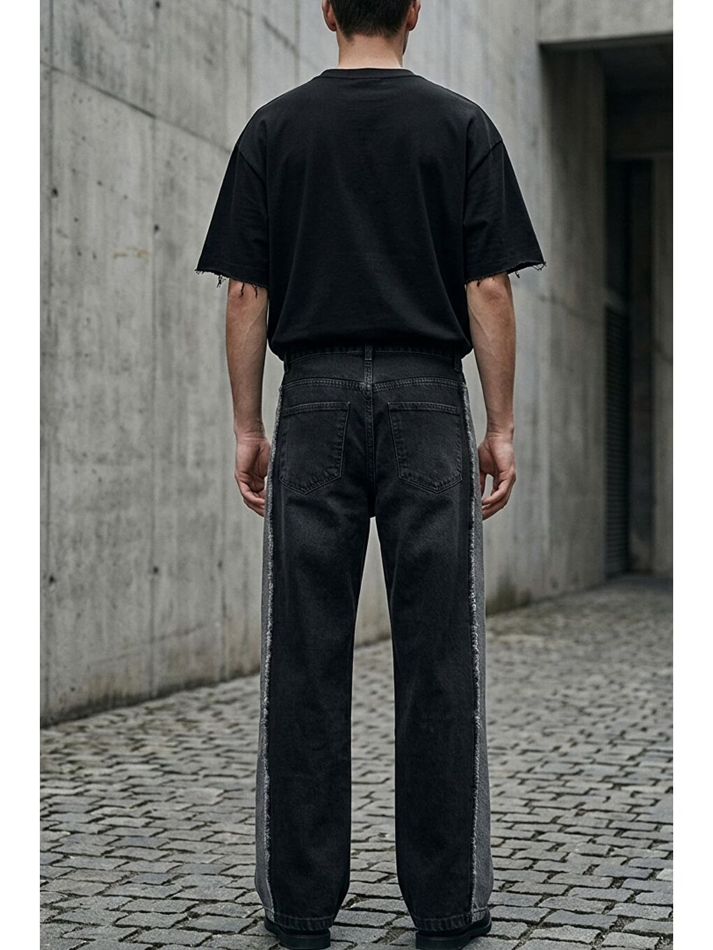 Erkek Oversize Püskül Detaylı Basic Örme T-Shirt Siyah-3