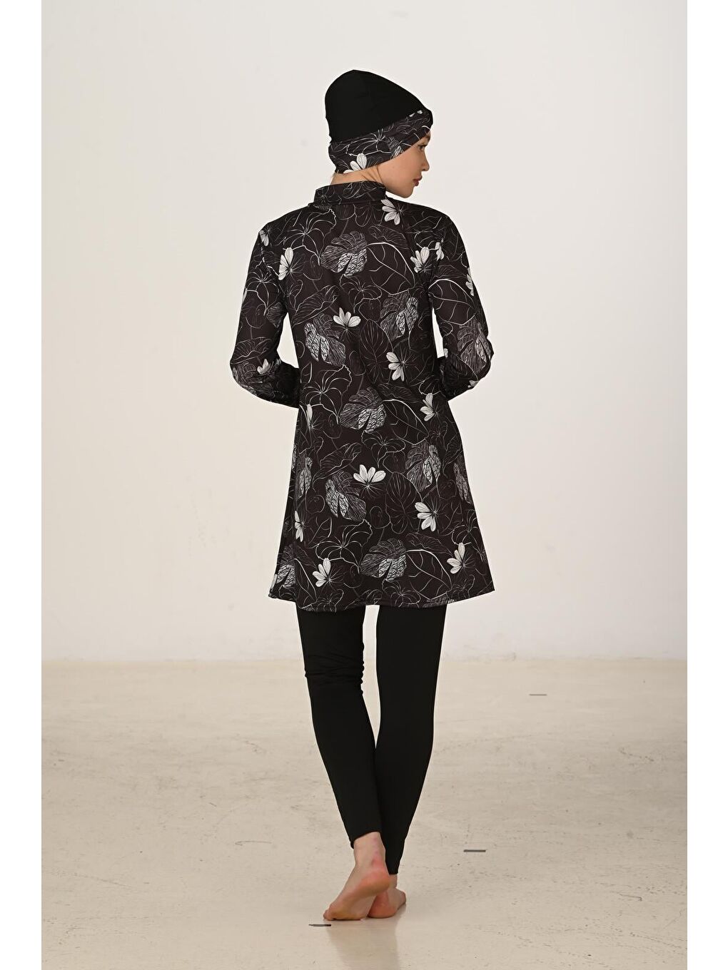 Siyah Tam Kapalı Elastanlı Tesettür Mayo 3418-1
