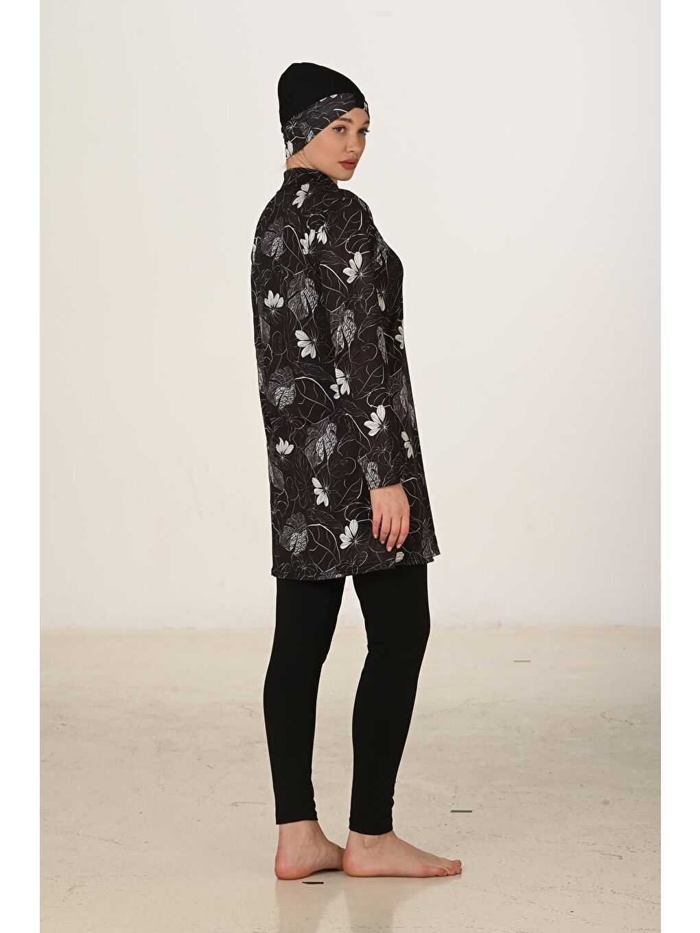 Siyah Tam Kapalı Elastanlı Tesettür Mayo 3418-2