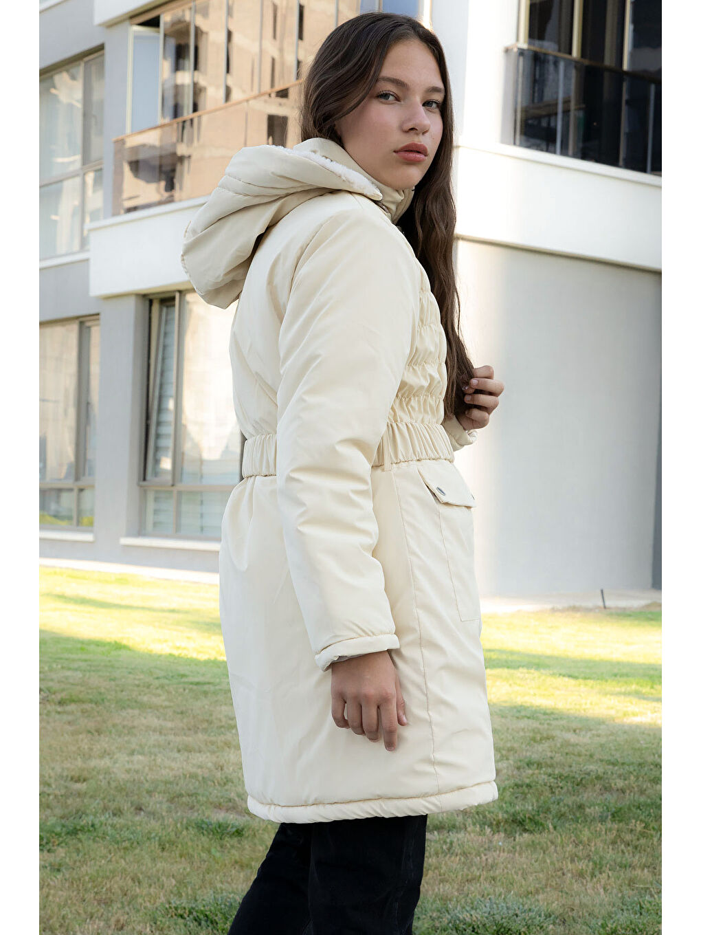 Ekru Krem Kemerli Nubuk Kumaş Kız Çocuk İçi Kürklü Kapüşonlu Şişme Mont 21315-3