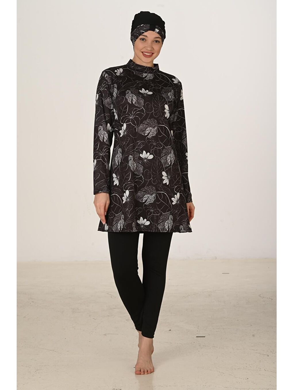 Siyah Tam Kapalı Elastanlı Tesettür Mayo 3418-3