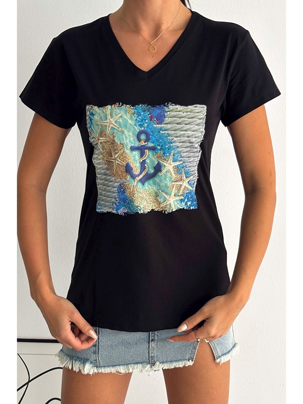 Siyah V Yaka Kısa Kol Pul Payet Aplikeli Örme Regular Fit T-Shirt-1